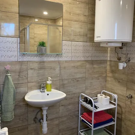 Tejfeles Vendeghaz Apartment Porva